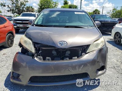 Piąte zdjęcie samochodu w środku: 2013 TOYOTA SIENNA XLE 8-PASSENGER VIN:5TDYK3DC7DS308031 - miniatura
