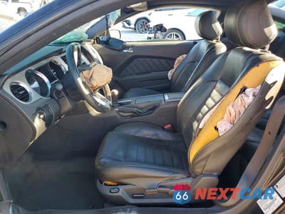 Zdjęcie 7 z 13 samochodu: 2014 FORD MUSTANG VIN:1ZVBP8AM8E5301434 - miniatura