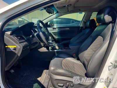 Zdjęcie 7 z 12 samochodu: 2017 HYUNDAI SONATA SPORT VIN:5NPE34AF1HH474092 - miniatura