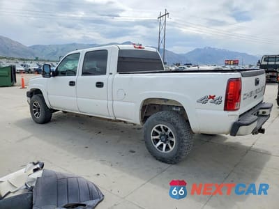 Drugie zdjęcie samochodu z przodu: 2006 CHEVROLET SILVERADO K2500 HEAVY DUTY VIN:1GCHK23D16F172132 - miniatura