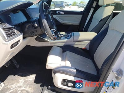 Zdjęcie 7 z 13 samochodu: 2019 BMW X7 XDRIVE50I VIN:5UXCX4C55KLS37719 - miniatura