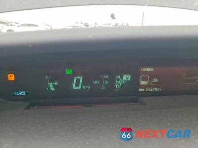 Zdjęcie 9 z 12 samochodu: 2015 TOYOTA PRIUS TWO VIN:JTDKN3DU9F0407235 - miniatura