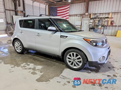 Czwarte zdjęcie samochodu z boku: 2017 KIA SOUL + VIN:KNDJP3A59H7485544 - miniatura