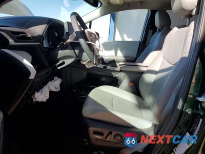 Zdjęcie 7 z 12 samochodu: 2025 TOYOTA SIENNA XLE 7-PASSENGER VIN:5TDJRKEC5SS258393 - miniatura