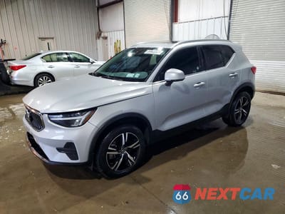 2025 VOLVO XC40 CORE YV4L12UJ0S2565863 - główne zdjęcie licytacji z USA - miniatura