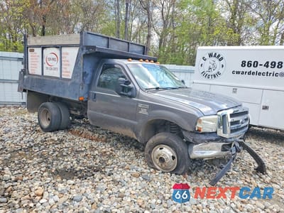 Czwarte zdjęcie samochodu z boku: 2005 FORD F350 SUPER DUTY DUMP TRUCK VIN:1FDWF375X5EB96966 - miniatura