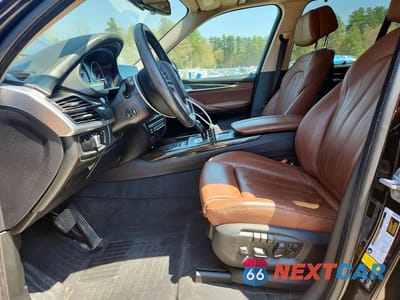 Zdjęcie 7 z 13 samochodu: 2015 BMW X5 XDRIVE50I VIN:5UXKR6C55F0J78096 - miniatura