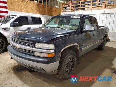 1999 CHEVROLET SILVERADO K1500 1GCEK19T1XE116551 - główne zdjęcie licytacji z USA - miniatura