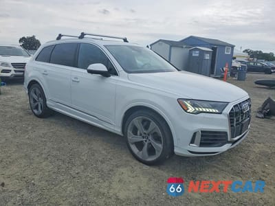 Czwarte zdjęcie samochodu z boku: 2020 AUDI Q7 PRESTIGE VIN:WA1VXAF72LD009401 - miniatura