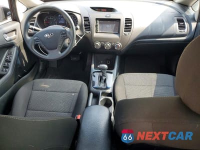 Zdjęcie 8 z 12 samochodu: 2018 KIA FORTE LX VIN:3KPFK4A76JE228178 - miniatura