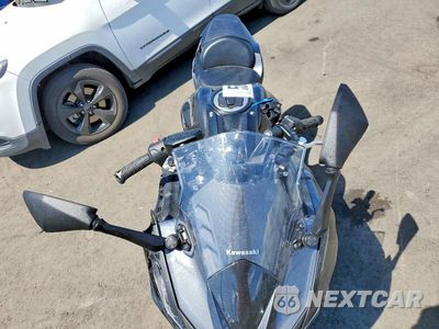 Piąte zdjęcie samochodu w środku: 2026 KAWASAKI EX650 R VIN:ML5EXER1XTDAG7351 - miniatura
