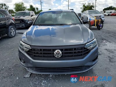 Piąte zdjęcie samochodu w środku: 2020 VOLKSWAGEN JETTA S VIN:3VWCB7BU9LM055139 - miniatura