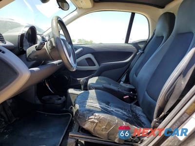 Zdjęcie 7 z 12 samochodu: 2012 SMART FORTWO PURE VIN:WMEEJ3BA7CK568007 - miniatura