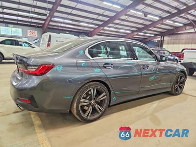 Trzecie zdjęcie samochodu z tyłu: 2021 BMW 330XI VIN:3MW5R7J01M8B98910 - miniatura