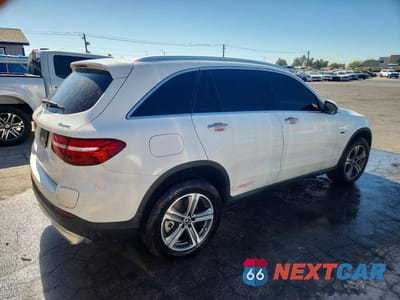 Trzecie zdjęcie samochodu z tyłu: 2019 MERCEDES-BENZ GLC 350E VIN:WDC0G5EB7KF629221 - miniatura