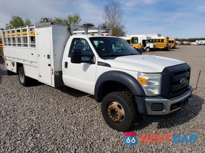 Czwarte zdjęcie samochodu z boku: 2015 FORD F550 SUPER DUTY VIN:1FDUF5GYXFEA47374 - miniatura