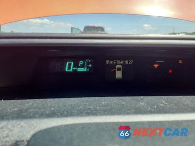 Zdjęcie 9 z 12 samochodu: 2013 TOYOTA PRIUS C ONE VIN:JTDKDTB31D1050282 - miniatura
