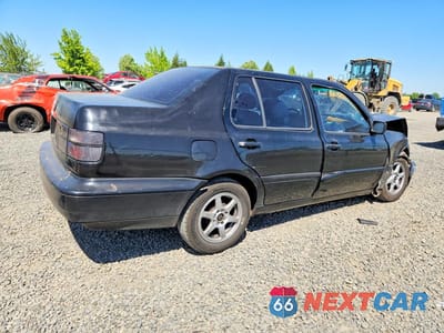 Trzecie zdjęcie samochodu z tyłu: 1998 VOLKSWAGEN JETTA TDI VIN:3VWRF81H5WM243024 - miniatura