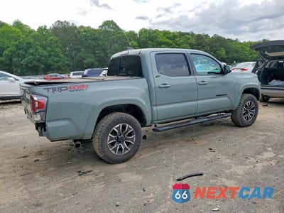 Trzecie zdjęcie samochodu z tyłu: 2022 TOYOTA TACOMA TRD SPORT VIN:3TYCZ5AN1NT102412 - miniatura