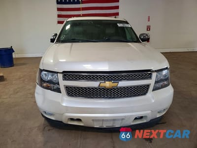 Piąte zdjęcie samochodu w środku: 2013 CHEVROLET SUBURBAN K1500 LTZ VIN:1GNSKKE78DR299119 - miniatura