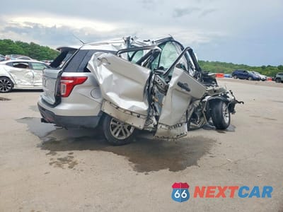Trzecie zdjęcie samochodu z tyłu: 2015 FORD EXPLORER VIN:1FM5K8B89FGB06315 - miniatura