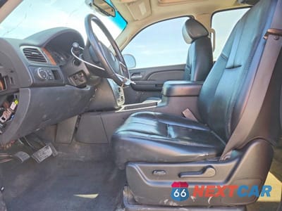 Zdjęcie 7 z 13 samochodu: 2007 GMC YUKON XL C1500 VIN:1GKFC16J17J207058 - miniatura