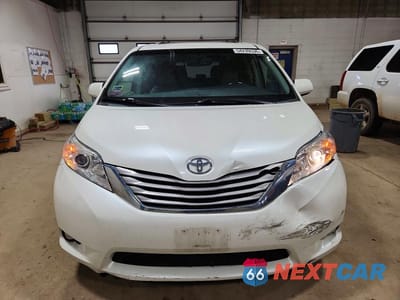 Piąte zdjęcie samochodu w środku: 2015 TOYOTA SIENNA XLE 7-PASSENGER VIN:5TDDK3DC4FS105891 - miniatura