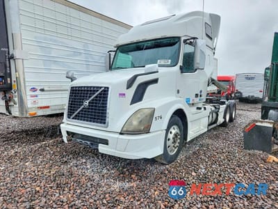 Drugie zdjęcie samochodu z przodu: 2016 VOLVO VNL SEMI TRUCK VIN:4V4NC9EH5GN942160 - miniatura