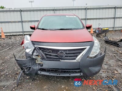 Piąte zdjęcie samochodu w środku: 2018 NISSAN VERSA SV VIN:3N1CN7AP2JL800437 - miniatura