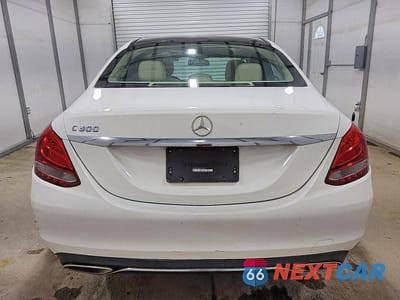 Zdjęcie 6 z 12 samochodu: 2016 MERCEDES-BENZ C 300 VIN:55SWF4JBXGU173017 - miniatura