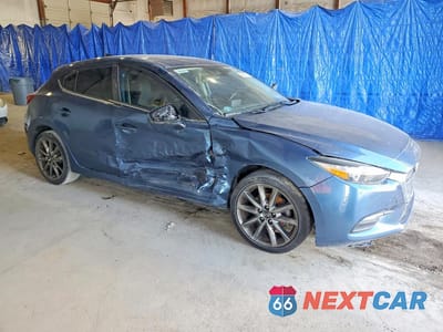 Czwarte zdjęcie samochodu z boku: 2018 MAZDA 3 TOURING VIN:3MZBN1L39JM235921 - miniatura