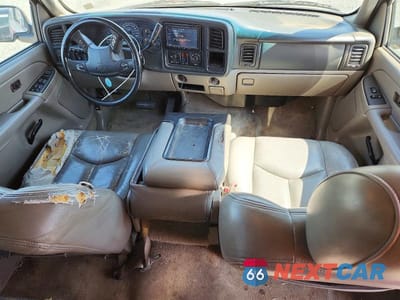 Zdjęcie 8 z 13 samochodu: 2005 CHEVROLET SUBURBAN C1500 VIN:3GNEC16Z95G182865 - miniatura