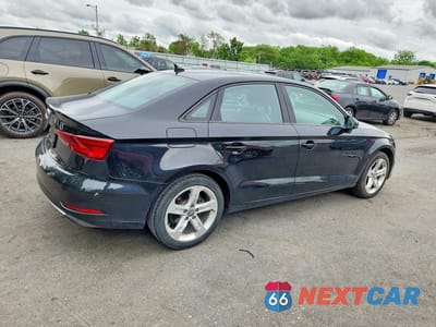 Trzecie zdjęcie samochodu z tyłu: 2018 AUDI A3 PREMIUM VIN:WAUAUGFF6J1045871 - miniatura