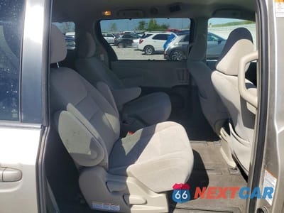 Zdjęcie 11 z 13 samochodu: 2016 TOYOTA SIENNA LE VIN:5TDJK3DC1GS134883 - miniatura
