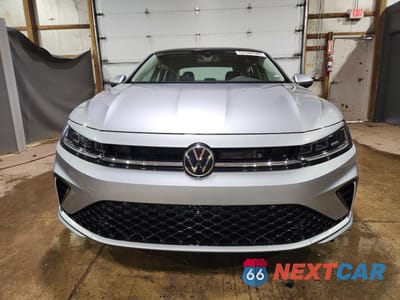 Piąte zdjęcie samochodu w środku: 2025 VOLKSWAGEN JETTA SE VIN:3VW7X7BU2SM084712 - miniatura