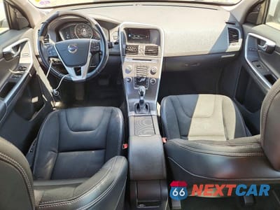 Zdjęcie 8 z 13 samochodu: 2016 VOLVO XC60 T5 VIN:YV440MDJXG2814924 - miniatura
