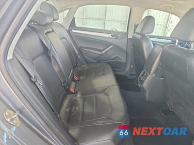 Zdjęcie 10 z 12 samochodu: 2019 VOLKSWAGEN PASSAT WOLFSBURG VIN:1VWLA7A34KC002702 - miniatura