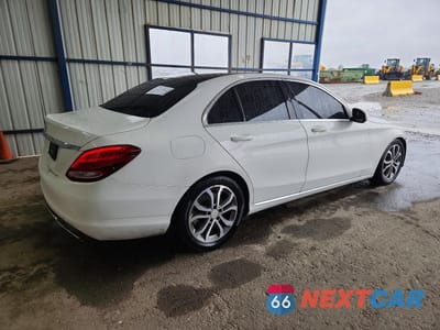 Trzecie zdjęcie samochodu z tyłu: 2015 MERCEDES-BENZ C 300 VIN:55SWF4JB3FU085294 - miniatura
