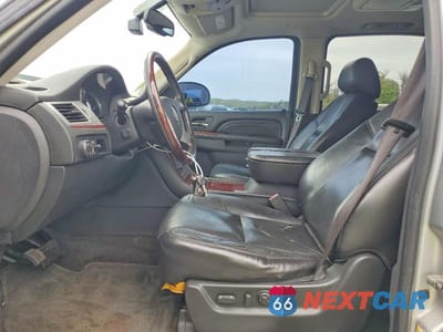 Zdjęcie 7 z 13 samochodu: 2010 CADILLAC ESCALADE ESV PREMIUM VIN:1GYUKJEF8AR260801 - miniatura