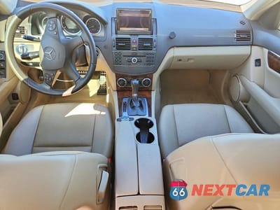 Zdjęcie 8 z 13 samochodu: 2010 MERCEDES-BENZ C 300 VIN:WDDGF5EB6AR119226 - miniatura