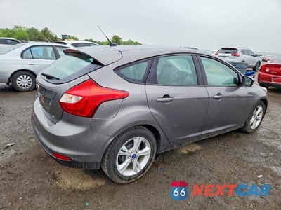 Trzecie zdjęcie samochodu z tyłu: 2013 FORD FOCUS SE VIN:1FADP3K25DL129102 - miniatura