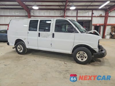 Czwarte zdjęcie samochodu z boku: 2015 GMC SAVANA G3500 VIN:1GTZ7TCF6F1181273 - miniatura