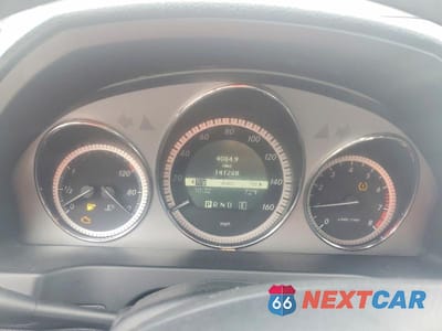 Zdjęcie 9 z 12 samochodu: 2011 MERCEDES-BENZ C 300 4MATIC VIN:WDDGF8BB0BR157946 - miniatura
