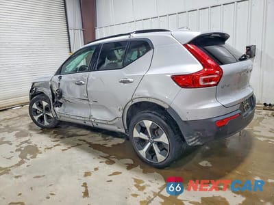 Drugie zdjęcie samochodu z przodu: 2023 VOLVO XC40 PLUS VIN:YV4L12UW8P2911760 - miniatura