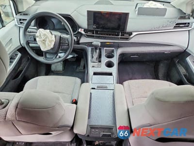 Zdjęcie 8 z 14 samochodu: 2025 TOYOTA SIENNA LE VIN:5TDKRKEC6SS240568 - miniatura