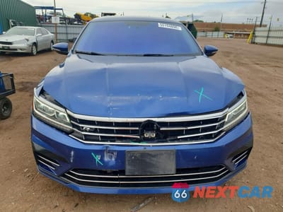 Piąte zdjęcie samochodu w środku: 2017 VOLKSWAGEN PASSAT R-LINE VIN:1VWDT7A38HC073022 - miniatura