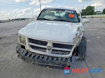 Piąte zdjęcie samochodu w środku: 2011 DODGE DAKOTA SLT VIN:1D7RE3BK4BS522670 - miniatura