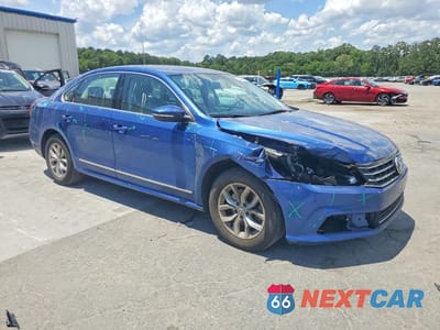 Czwarte zdjęcie samochodu z boku: 2017 VOLKSWAGEN PASSAT S VIN:1VWAT7A33HC034311 - miniatura