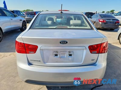 Zdjęcie 6 z 13 samochodu: 2010 KIA FORTE EX VIN:KNAFU4A23A5049300 - miniatura