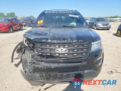 Piąte zdjęcie samochodu w środku: 2017 FORD EXPLORER XLT VIN:1FM5K8D86HGD98053 - miniatura